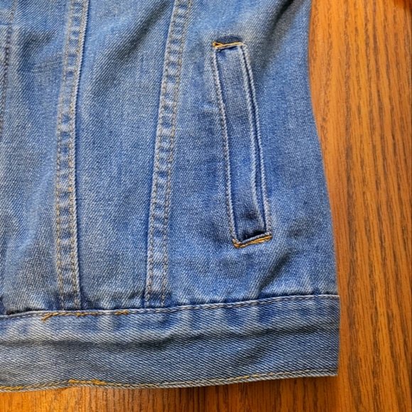 Davids bridal denim Jean jacket RN#84270 CA#56206 size small Medium wash - Picture 6 of 16